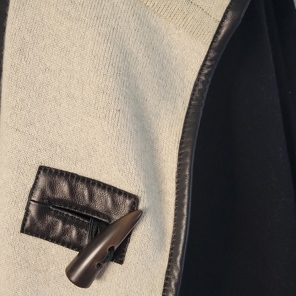 Zoe Couture Reversable Cashmere Wool Blend Cape With Soft Leather Piping - Picture 8 of 11